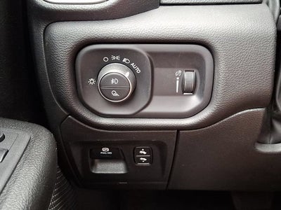 2023 RAM 1500 Big Horn Crew Cab 4x4 5'7" Box