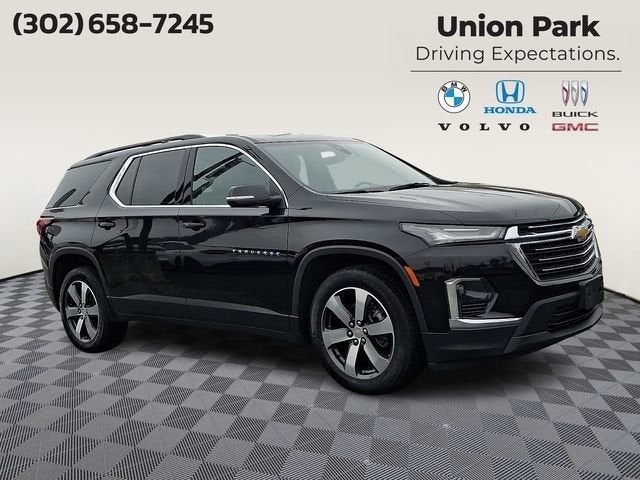 2023 Chevrolet Traverse LT Leather