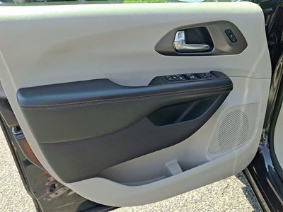 2020 Chrysler Pacifica Touring L