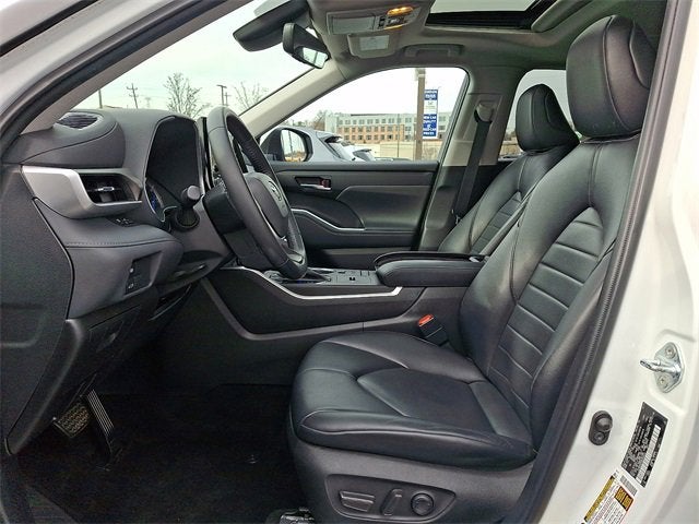 2022 Toyota Highlander Hybrid XLE