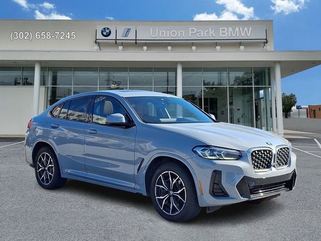 2025 BMW X4 xDrive30i