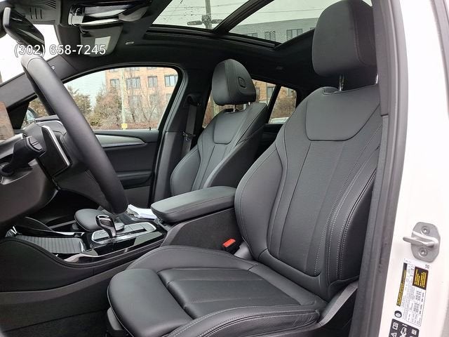 2025 BMW X4 xDrive30i