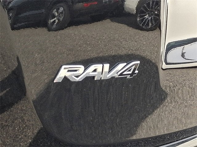 2018 Toyota RAV4 Hybrid LE Plus