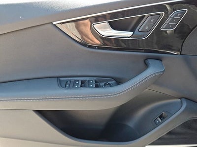 2025 Audi Q8 Premium Plus