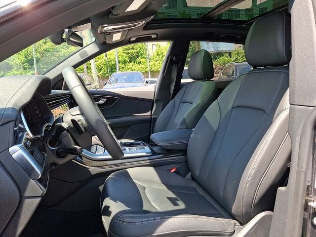 2025 Audi Q8 Premium Plus