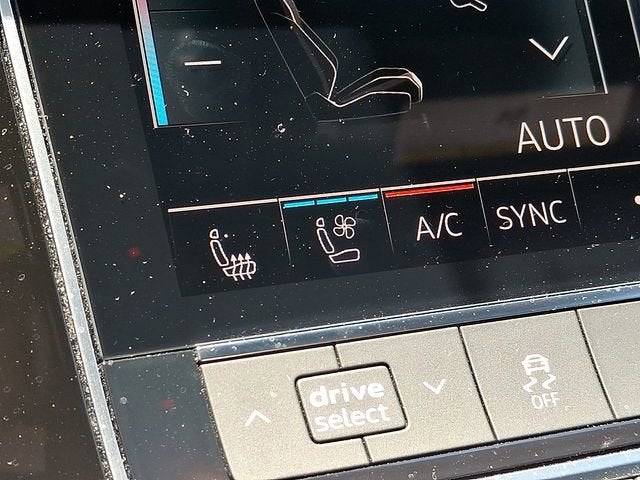2025 Audi Q8 Premium Plus