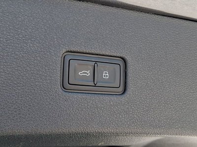 2025 Audi Q8 Premium Plus