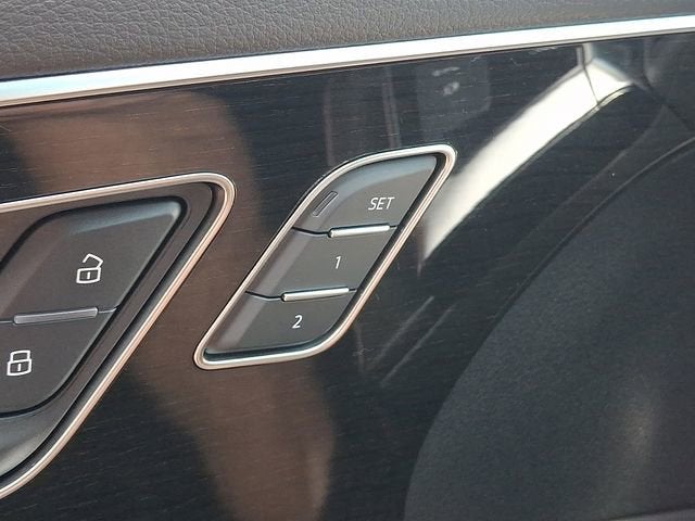 2025 Audi Q8 Premium Plus