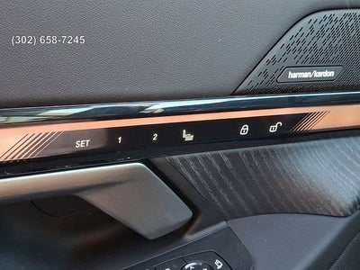 2025 BMW 5 Series 550e xDrive