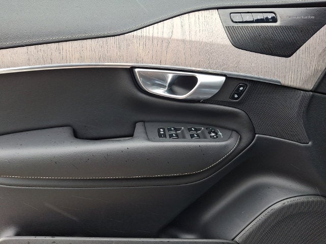 2024 Volvo XC90 B6 Ultimate Bright Theme 6-Seater