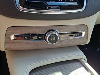 2023 Volvo XC90 Plus