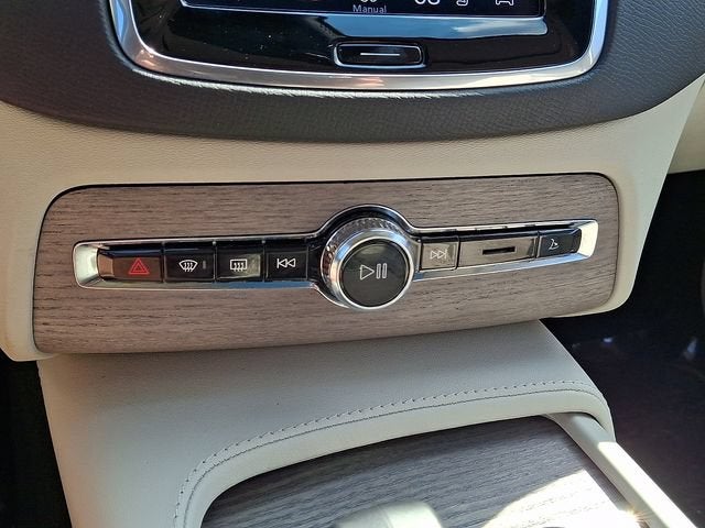 2023 Volvo XC90 Plus