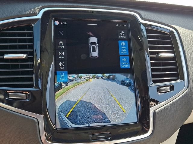 2023 Volvo XC90 Plus