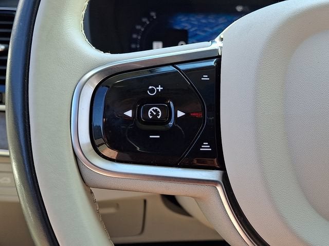 2023 Volvo XC90 Plus