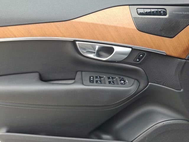 2023 Volvo XC90 Plus