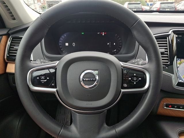 2023 Volvo XC90 Plus