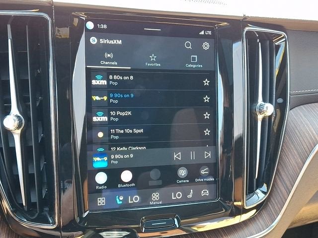 2023 Volvo XC60 Ultimate Dark Theme
