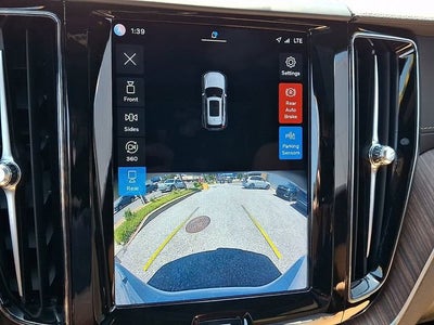 2023 Volvo XC60 Ultimate Dark Theme