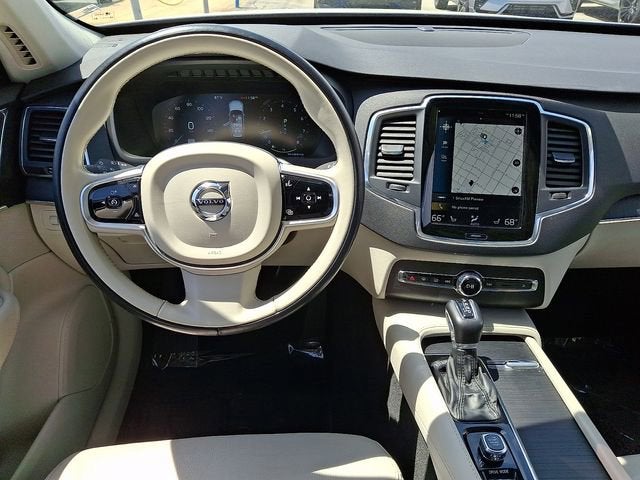 2020 Volvo XC90 Momentum