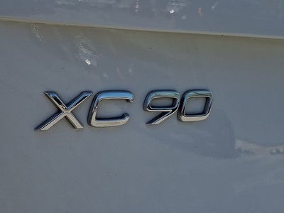 2020 Volvo XC90 Momentum