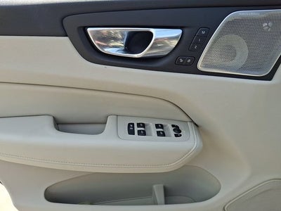 2021 Volvo XC60 Recharge Plug-In Hybrid T8 Inscription