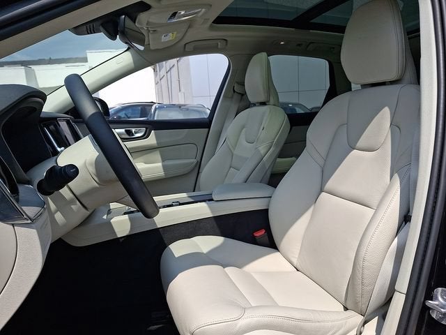 2024 Volvo XC60 Recharge Plug-In Hybrid T8 Plus Dark Theme