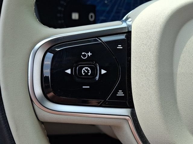 2024 Volvo XC60 Recharge Plug-In Hybrid T8 Plus Dark Theme