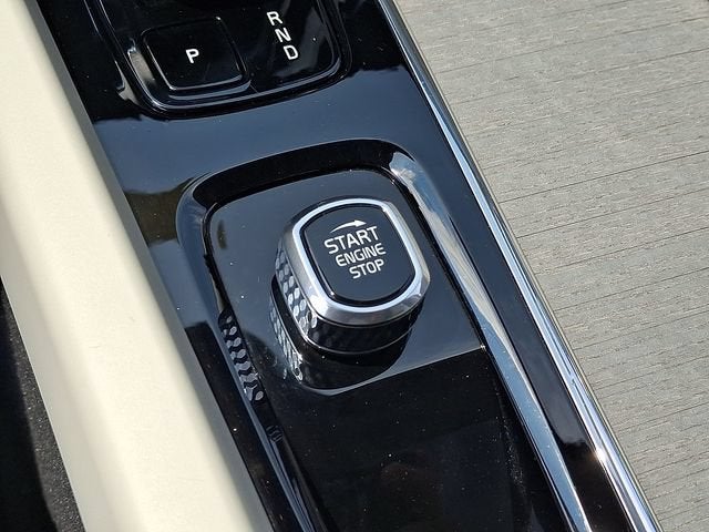 2024 Volvo XC60 Recharge Plug-In Hybrid T8 Plus Dark Theme