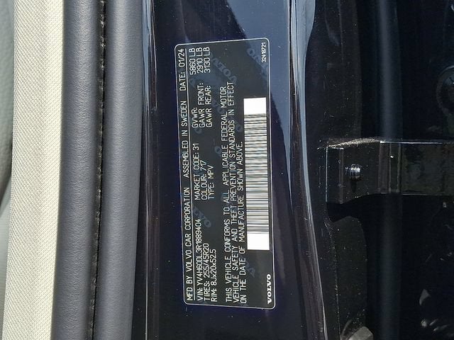 2024 Volvo XC60 Recharge Plug-In Hybrid T8 Plus Dark Theme