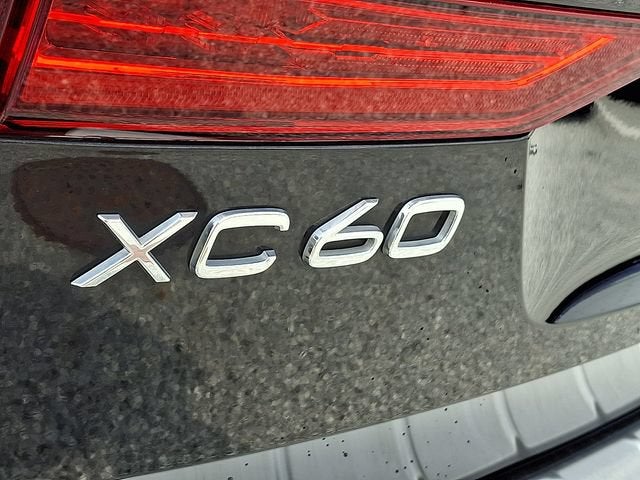 2024 Volvo XC60 Recharge Plug-In Hybrid T8 Plus Dark Theme