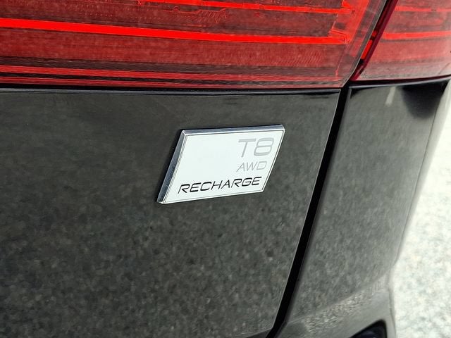 2024 Volvo XC60 Recharge Plug-In Hybrid T8 Plus Dark Theme
