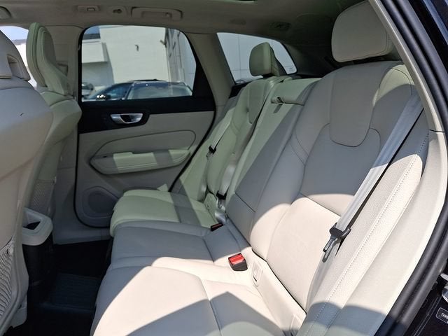 2024 Volvo XC60 Recharge Plug-In Hybrid T8 Plus Dark Theme