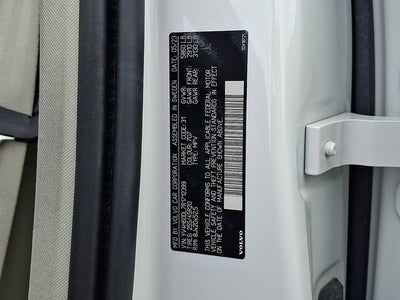 2024 Volvo XC60 Recharge Plug-In Hybrid T8 Plus Dark Theme