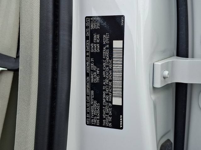 2024 Volvo XC60 Recharge Plug-In Hybrid T8 Plus Dark Theme