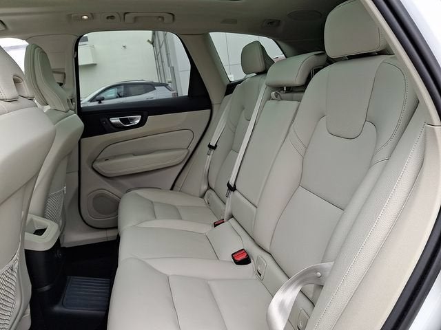 2024 Volvo XC60 Recharge Plug-In Hybrid T8 Plus Dark Theme