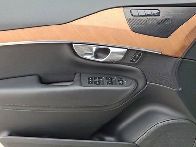 2023 Volvo XC90 Plus