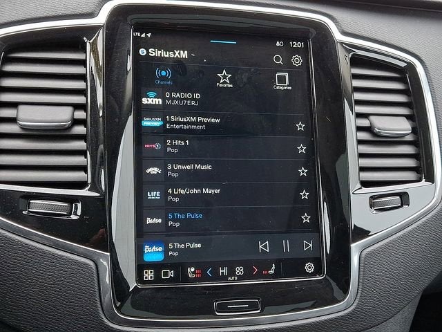 2023 Volvo XC90 Plus