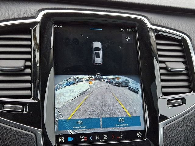 2023 Volvo XC90 Plus