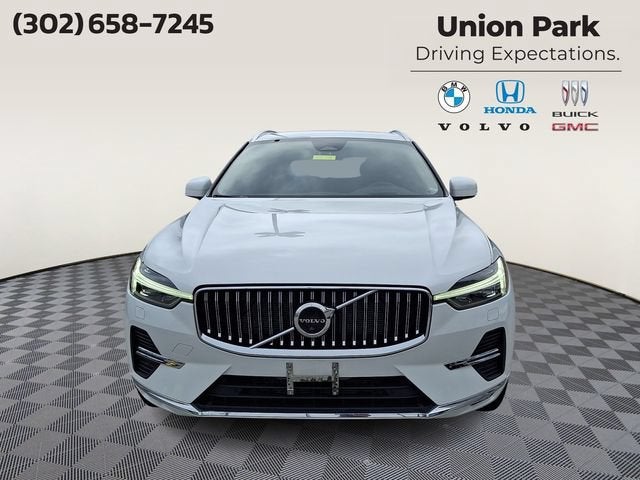 2023 Volvo XC60 B5 Ultimate Bright Theme