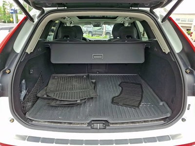 2023 Volvo XC60 B5 Ultimate Bright Theme