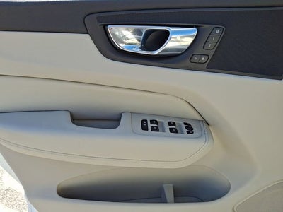 2022 Volvo XC60 Momentum
