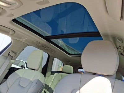 2022 Volvo XC60 Momentum