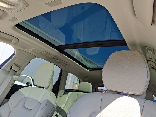 2022 Volvo XC60 Momentum