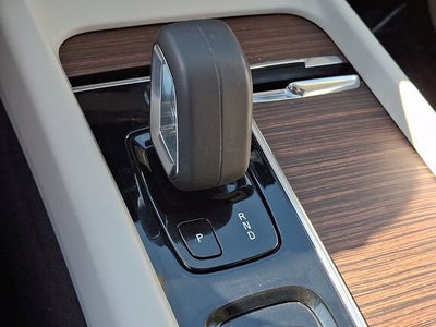 2022 Volvo XC60 Momentum