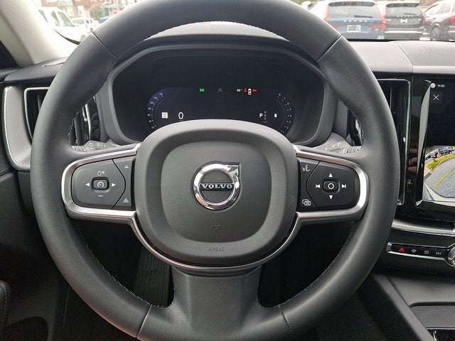 2024 Volvo XC60 Core Dark Theme