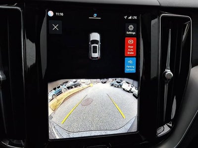 2024 Volvo XC60 Core Dark Theme