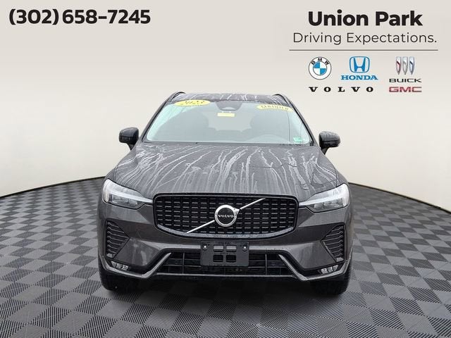 2024 Volvo XC60 Core Dark Theme