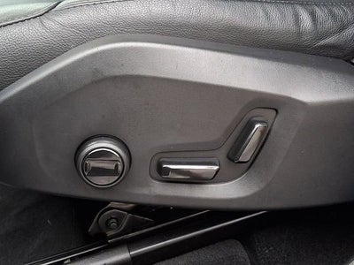 2024 Volvo XC60 Core Dark Theme