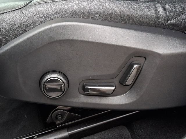 2024 Volvo XC60 Core Dark Theme