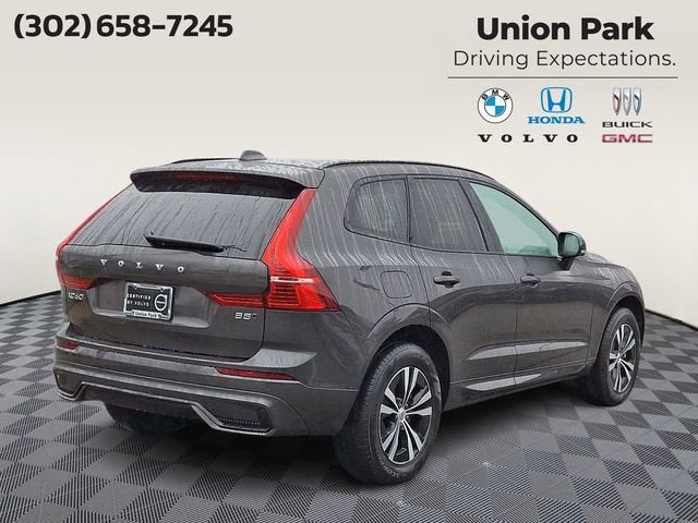 2024 Volvo XC60 Core Dark Theme